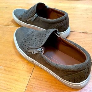 REPORT Women’s Slip On Sneakers Army Green